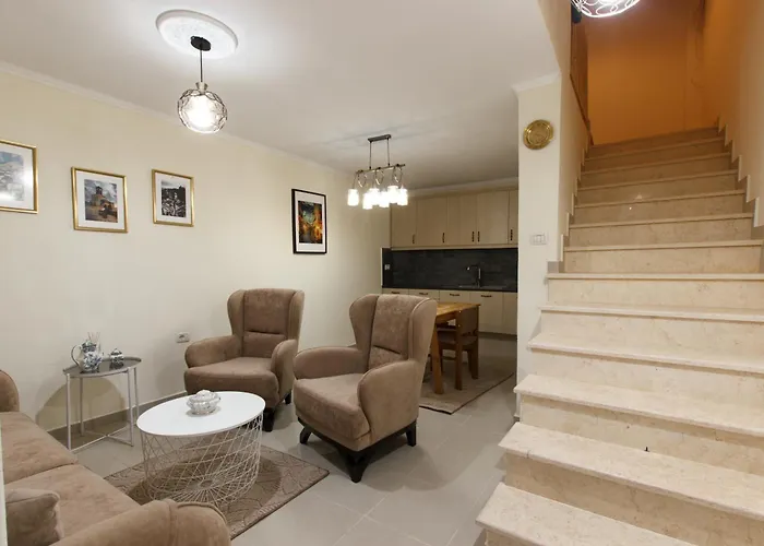 Willa Martin Gjirokastra